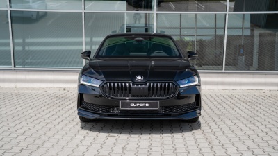 Škoda Superb 2.0 TDI Sportline 4x4 (pohľad zozadu)