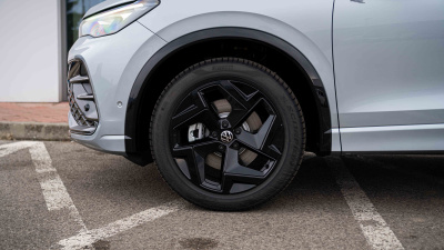 VW Tiguan 1.5 eTSI R-line (pohľad zozadu)