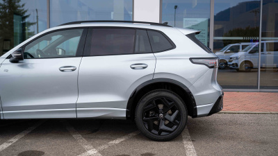 VW Tiguan 1.5 eTSI R-line (pohľad spredu)