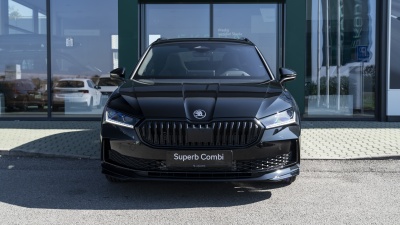 Škoda Superb Combi 2.0 TSI Sportline 4x4 (pohľad zozadu)