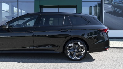 Škoda Superb Combi 2.0 TSI Sportline 4x4 (pohľad do interiéru)