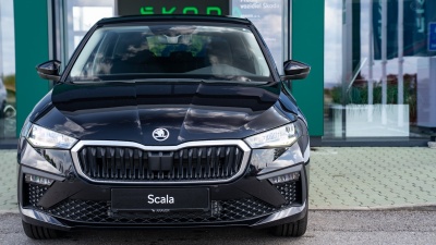 Škoda Scala 1.5 TSI Drive Plus 130 (pohľad zboku)