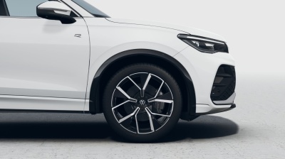 VW Tiguan 1.5 TSI eHybrid R-Line Limited (pohľad do interiéru)