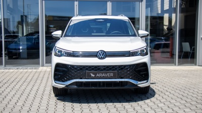 VW Tiguan 1.5 TSI eHybrid R-Line Limited (pohľad do interiéru)