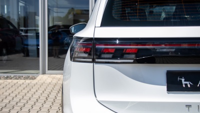 VW Tiguan 1.5 TSI eHybrid R-Line Limited (pohľad do interiéru)