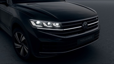 VW Touareg 3.0 TDI Elegance Limited (pohľad spredu)