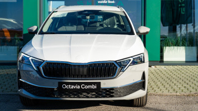 Škoda Octavia Combi 1.5 TSI Top Selection (pohľad zboku)