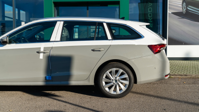 Škoda Octavia Combi 1.5 TSI Top Selection (pohľad do interiéru)
