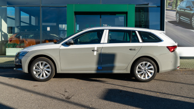 Škoda Octavia Combi 1.5 TSI Top Selection (pohľad do interiéru)
