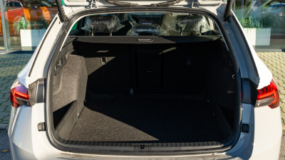 Škoda Octavia Combi 1.5 TSI Top Selection (pohľad do interiéru)