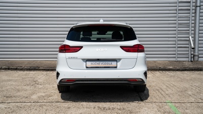 Kia Ceed SW 1.5 T-GDi (pohľad zozadu)