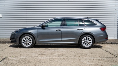 Škoda Octavia Combi 1.5 TSI Style (pohľad zboku)