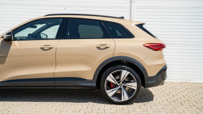 AUDI Q5 2.0 TDI Quattro (pohľad do interiéru)