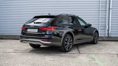 Audi A6 Allroad 3.0 TDI  (pohľad spredu)