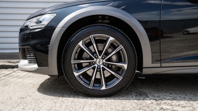 Audi A6 Allroad 3.0 TDI  (pohľad do interiéru)