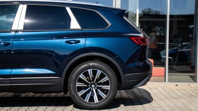VW Touareg 3.0 TDI Limited (pohľad spredu)