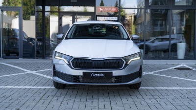 Škoda Octavia 1.5 TSI Drive 130 (pohľad zboku)