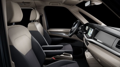 VW Multivan Life Long 2.0 TDI (pohľad do interiéru)