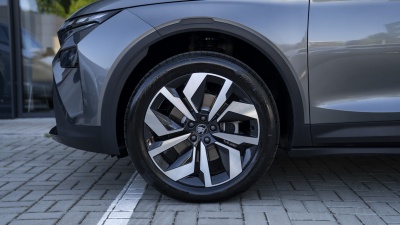 Škoda Elroq 60 Sportline (pohľad do interiéru)