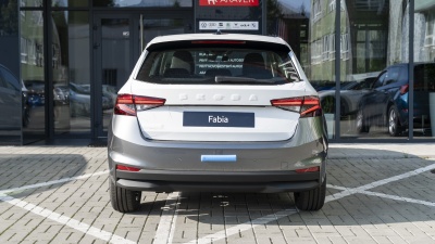 Škoda Fabia 1.5 TSI Selection (pohľad spredu)