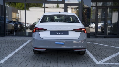 Škoda Octavia 1.5 TSI Drive 130 (pohľad spredu)