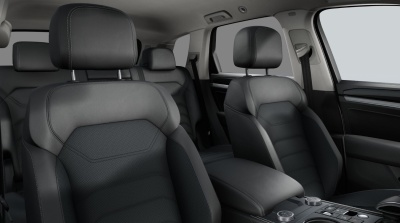 VW Touareg 3.0 TDI Premium Limited (pohľad do interiéru)