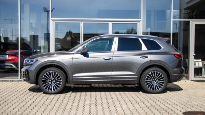VW Touareg 3.0 TDI Premium Limited (pohľad zboku)