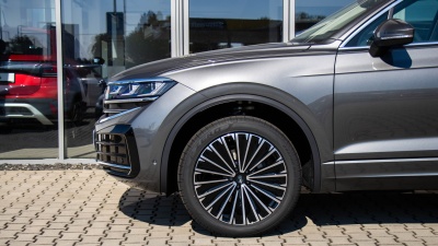 VW Touareg 3.0 TDI Premium Limited (pohľad zozadu)