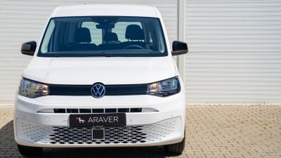 VW Caddy Basis 2.0 TDI (pohľad do interiéru)