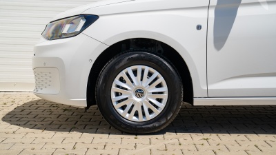 VW Caddy Basis 2.0 TDI (pohľad do interiéru)