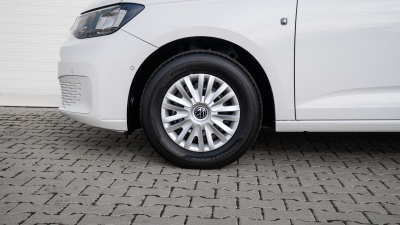 VW Caddy Basis 2.0 TDI (pohľad do interiéru)