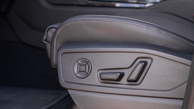 AUDI Q5 2.0 TDI Quattro (pohľad do interiéru)