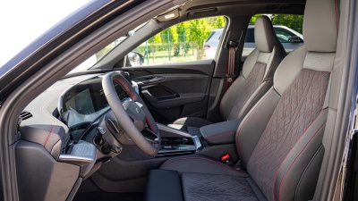 AUDI Q5 2.0 TDI Quattro (pohľad zboku)