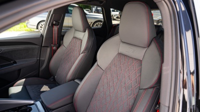 AUDI Q5 2.0 TDI Quattro (pohľad spredu)
