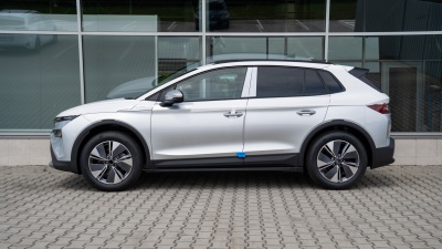 Škoda Elroq 50 Essence (pohľad zboku)