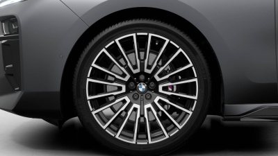 BMW 740d xDrive Sedan (pohľad spredu)
