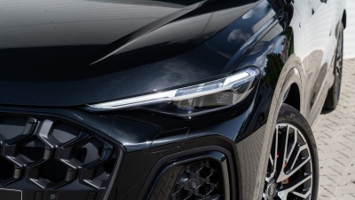 AUDI Q5 Sportback 2.0 TDI Quattro (pohľad zboku)