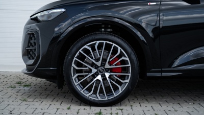 AUDI Q5 Sportback 2.0 TDI Quattro (pohľad do interiéru)