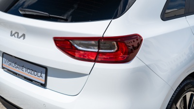 Kia Ceed 1.5 T-GDi DCT  (pohľad do interiéru)