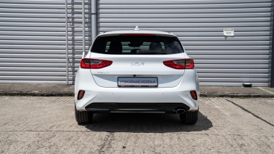 Kia Ceed 1.5 T-GDi DCT  (pohľad spredu)