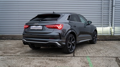 Audi Q3 RS Sportback 2.5 TFSI quattro S tronic (pohľad do interiéru)