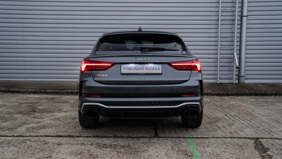 Audi Q3 RS Sportback 2.5 TFSI quattro S tronic (pohľad spredu)