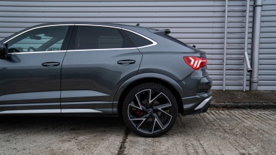 Audi Q3 RS Sportback 2.5 TFSI quattro S tronic (pohľad do interiéru)