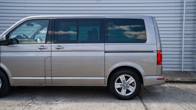 Volkswagen Multivan 2.0 TDI (pohľad do interiéru)
