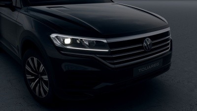 VW Touareg 3.0 TDI Limited (pohľad spredu)