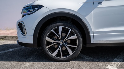 VW T-Cross 1.5 TSI R-Line Limited (pohľad zozadu)