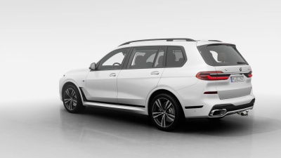 BMW X7 40d xDrive (pohľad zboku)
