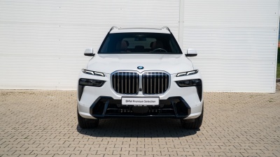BMW X7 40d xDrive (pohľad do interiéru)