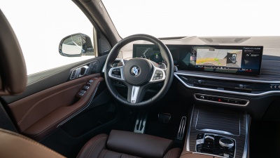 BMW X7 40d xDrive (pohľad do interiéru)