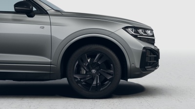 VW Touareg 3.0 TDI R-Line Limited (pohľad do interiéru)